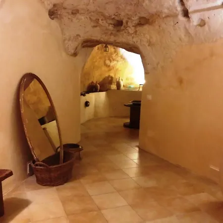In Medio Matera