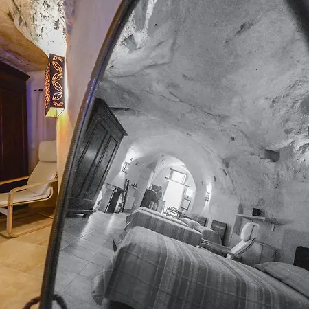 In Medio Matera